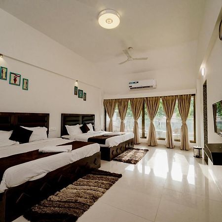 The Retreat-Glasshouse Bungalow Igatpuri Buitenkant foto